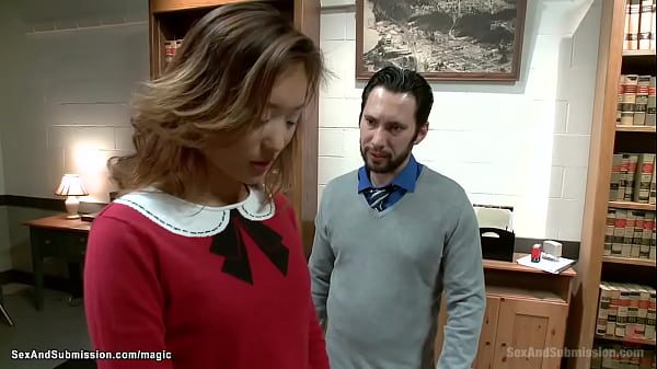 يجلدها ويجامعها بالطريقة التي يريدها.